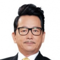 出差被两男同事玩到吹潮